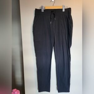 Women Columbia Capris size medium (28)